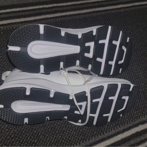 New Nike Men’s Sneakers - Picture 3 of 3